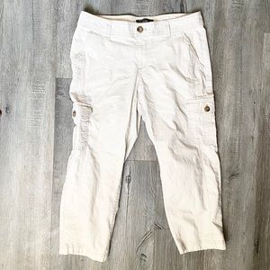 Women’s Eddie Bauer Capri Cargo Khaki Pants